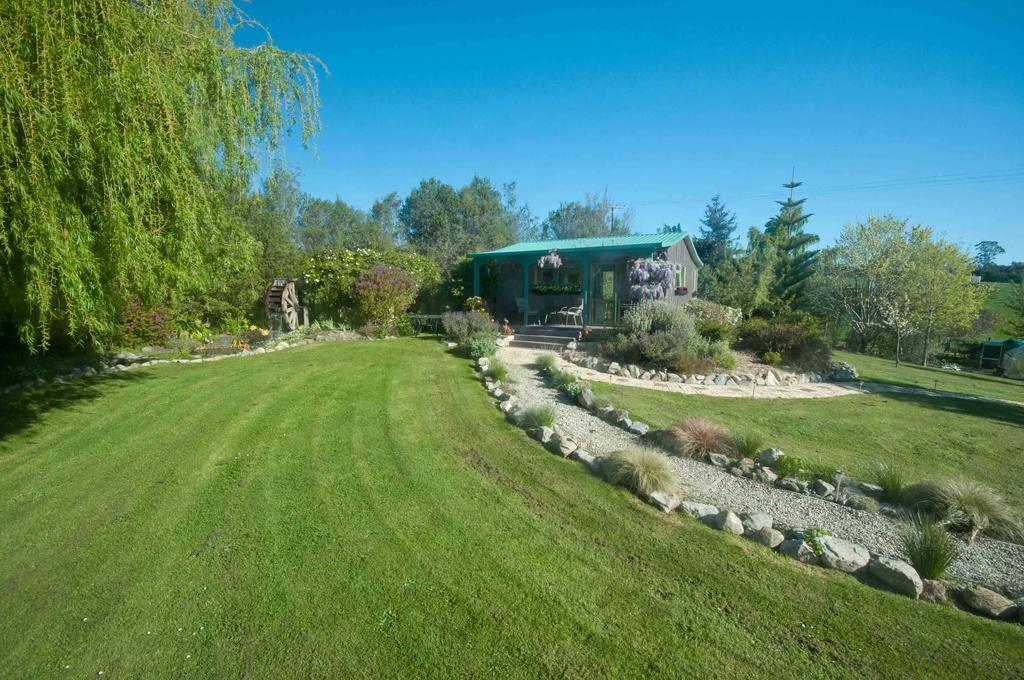 Waterwheel Cottage Upper Moutere Room photo