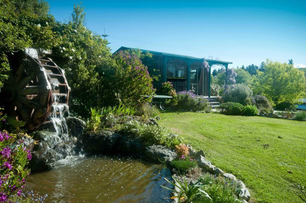 Waterwheel Cottage Upper Moutere Room photo